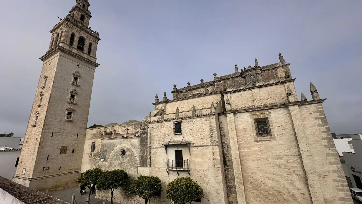 Vista exterior de Ático en venta en Lebrija con Calefacción, Terraza y Trastero