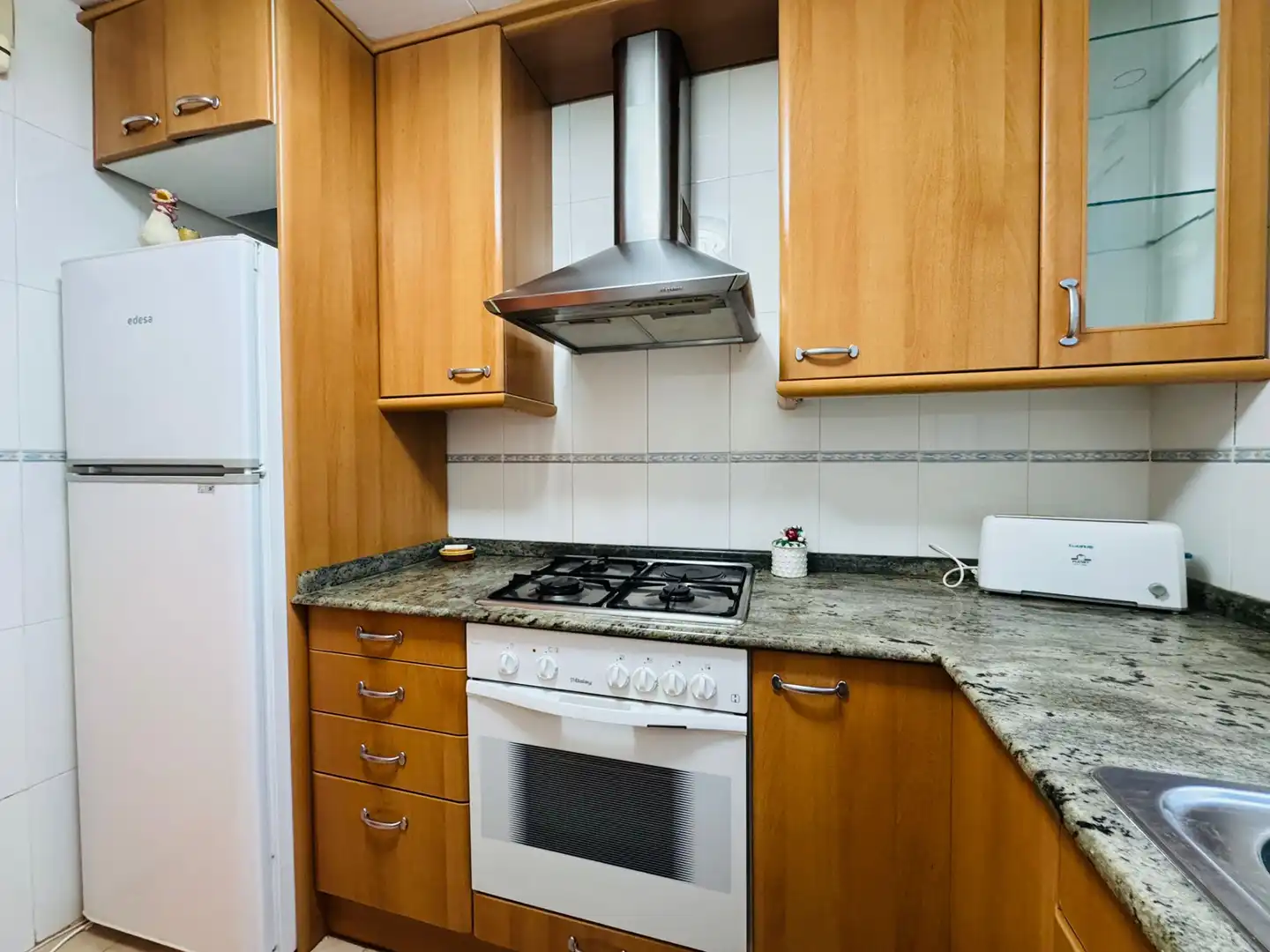 Cuina de Pis en venda en Figueres amb Aire condicionat, Terrassa i Alarma