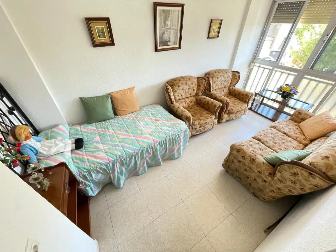 Sala de estar de Casa adosada en venta en Badajoz con Aire acondicionado