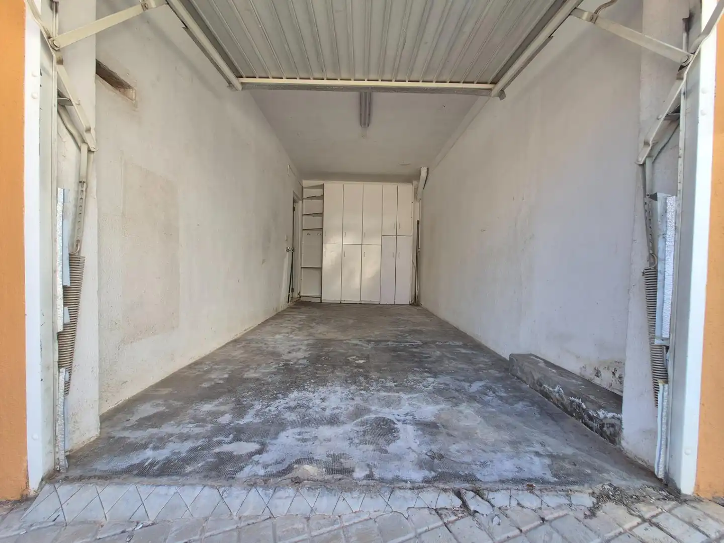 Parking de Casa adosada de alquiler en Manises con Aire acondicionado, Terraza y Amueblado