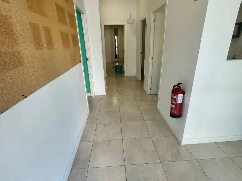 Local de alquiler en Alicante / Alacant con Aire acondicionado y Amueblado
