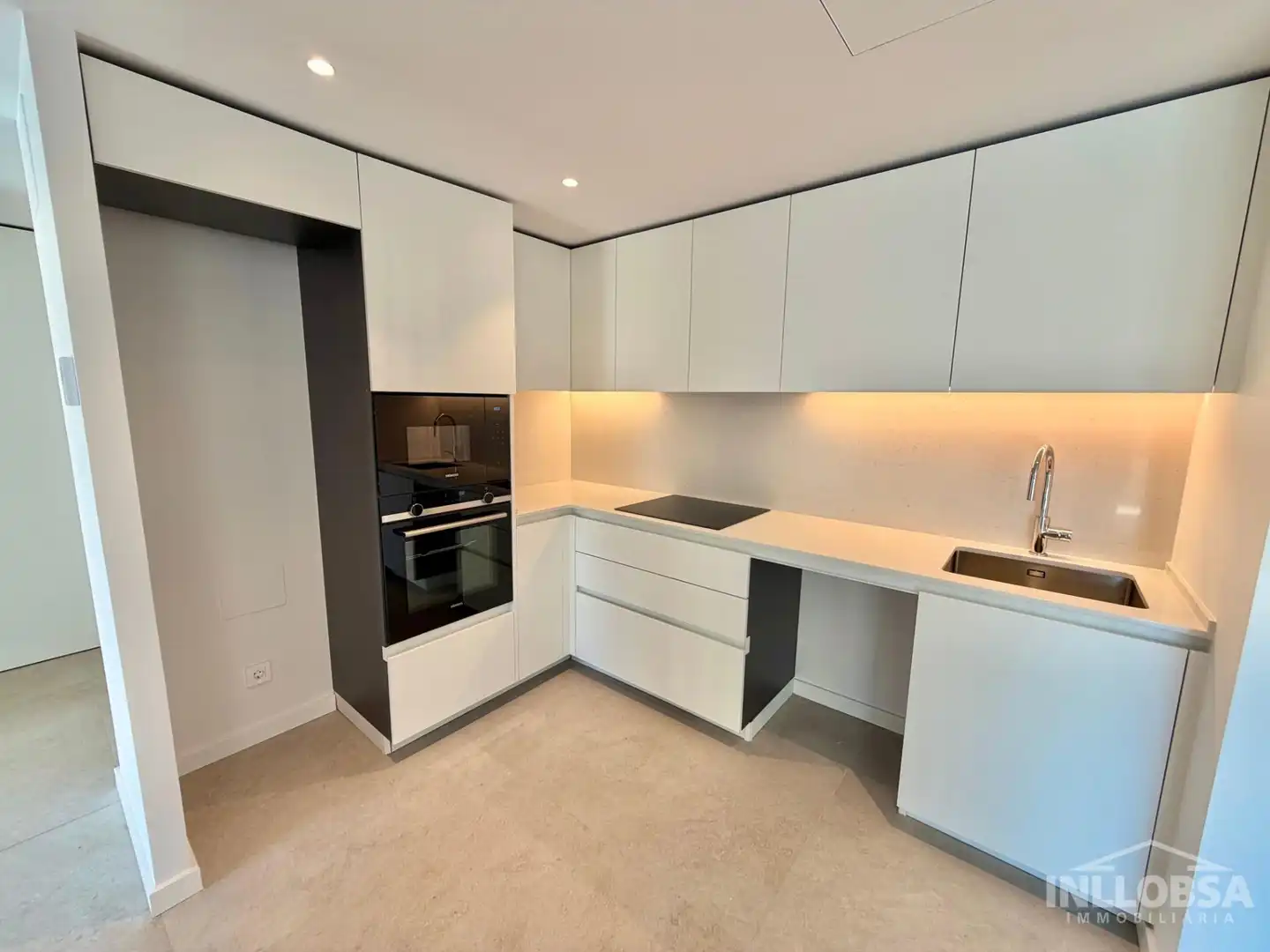 Cocina de Piso de alquiler en Manresa con Aire acondicionado, Calefacción y Jardín privado
