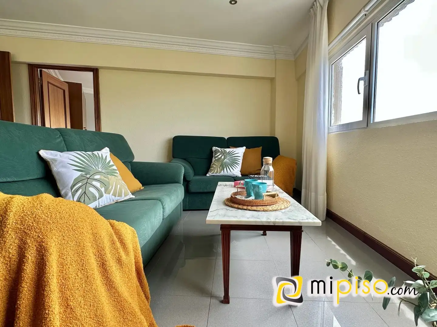 Living room of Flat for sale in Laredo  with Furnished