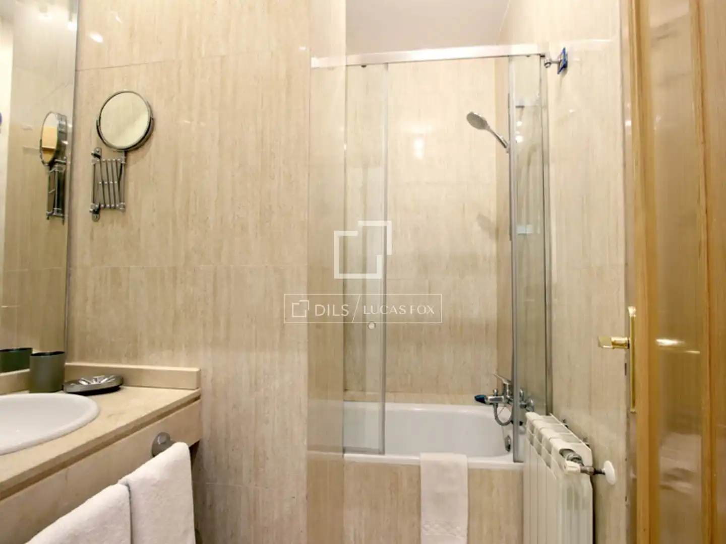 Bathroom of Flat for rent in Fuente Palmera  with Air Conditioner and Furnished