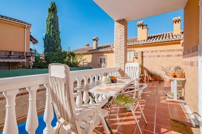Jardí de Casa o xalet en venda en Jun amb Aire condicionat, Terrassa i Traster