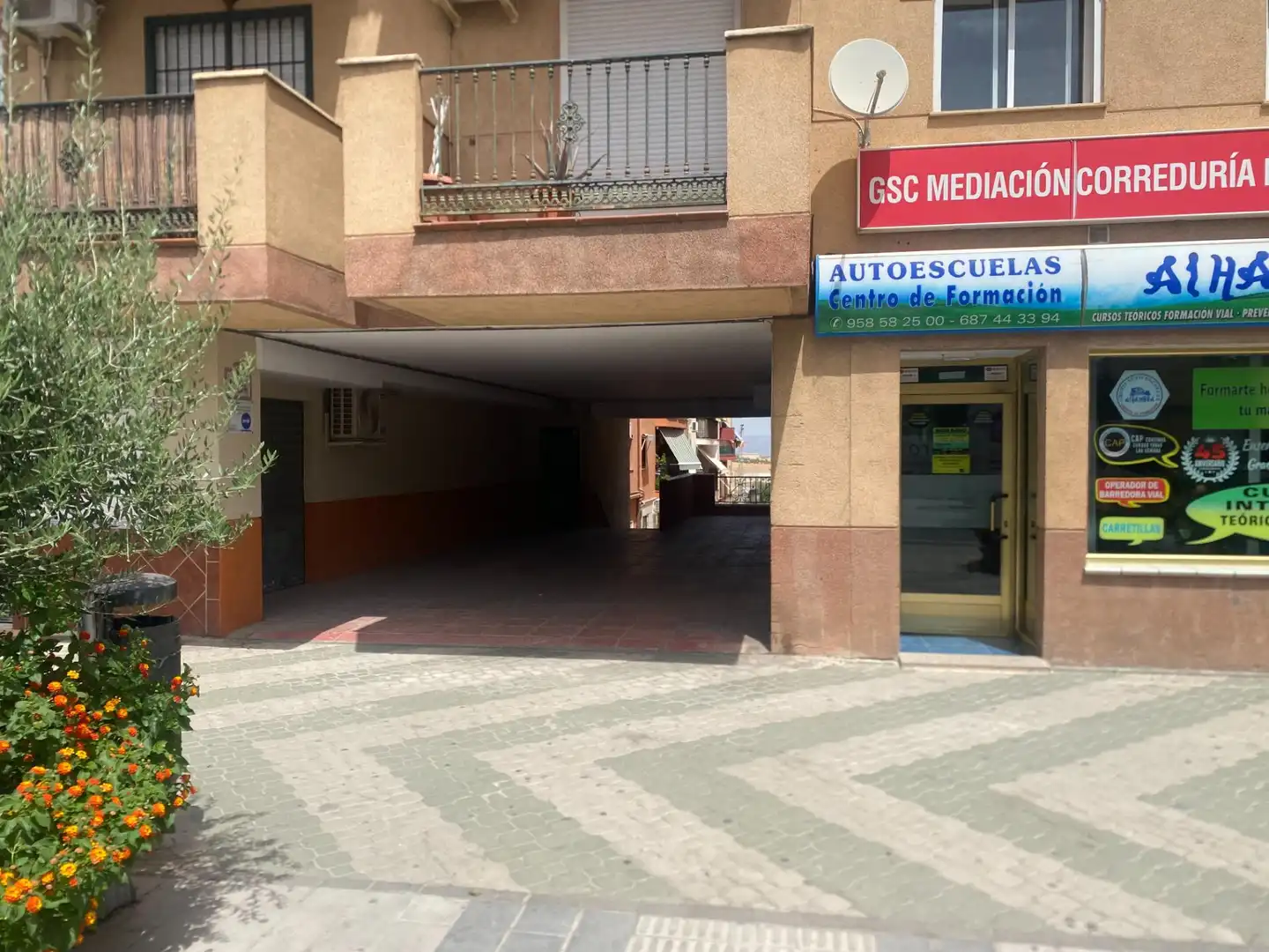 Parking de Local en venta en Las Gabias con Aire acondicionado