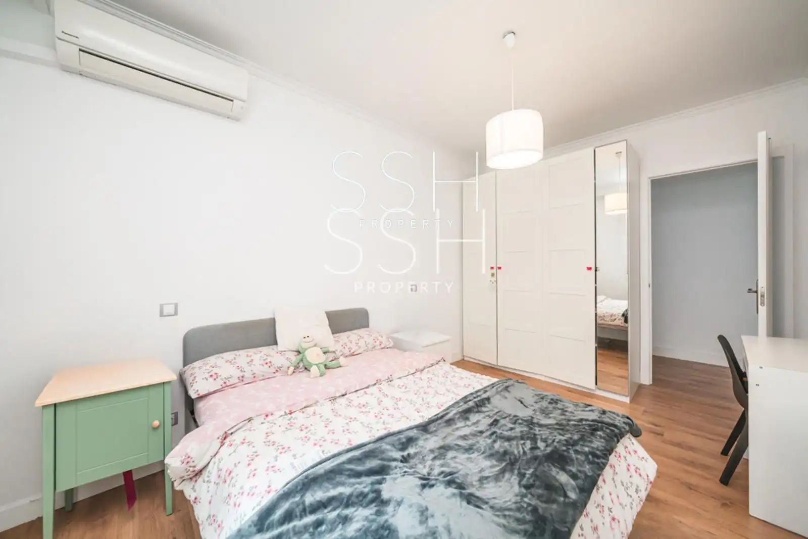 Schlafzimmer von Wohnung zur Miete in Madrid mit Klimaanlage, Heizung und Möbliert