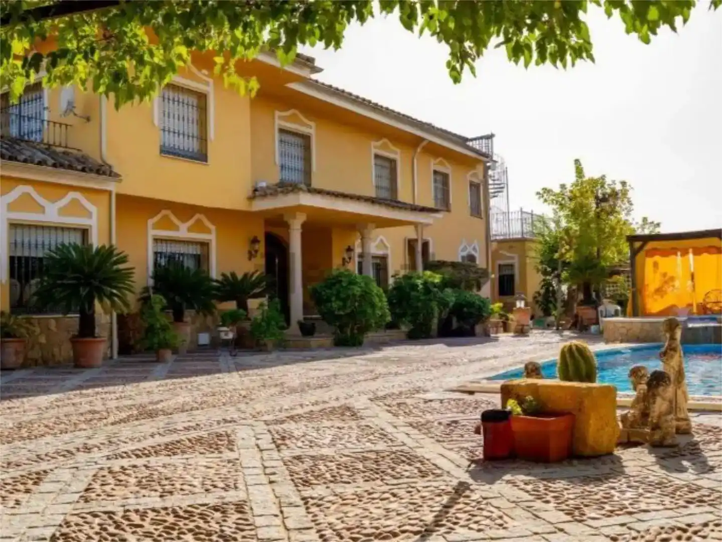 Vista exterior de Piso en venta en Córdoba con Aire acondicionado, Jardín privado y Trastero