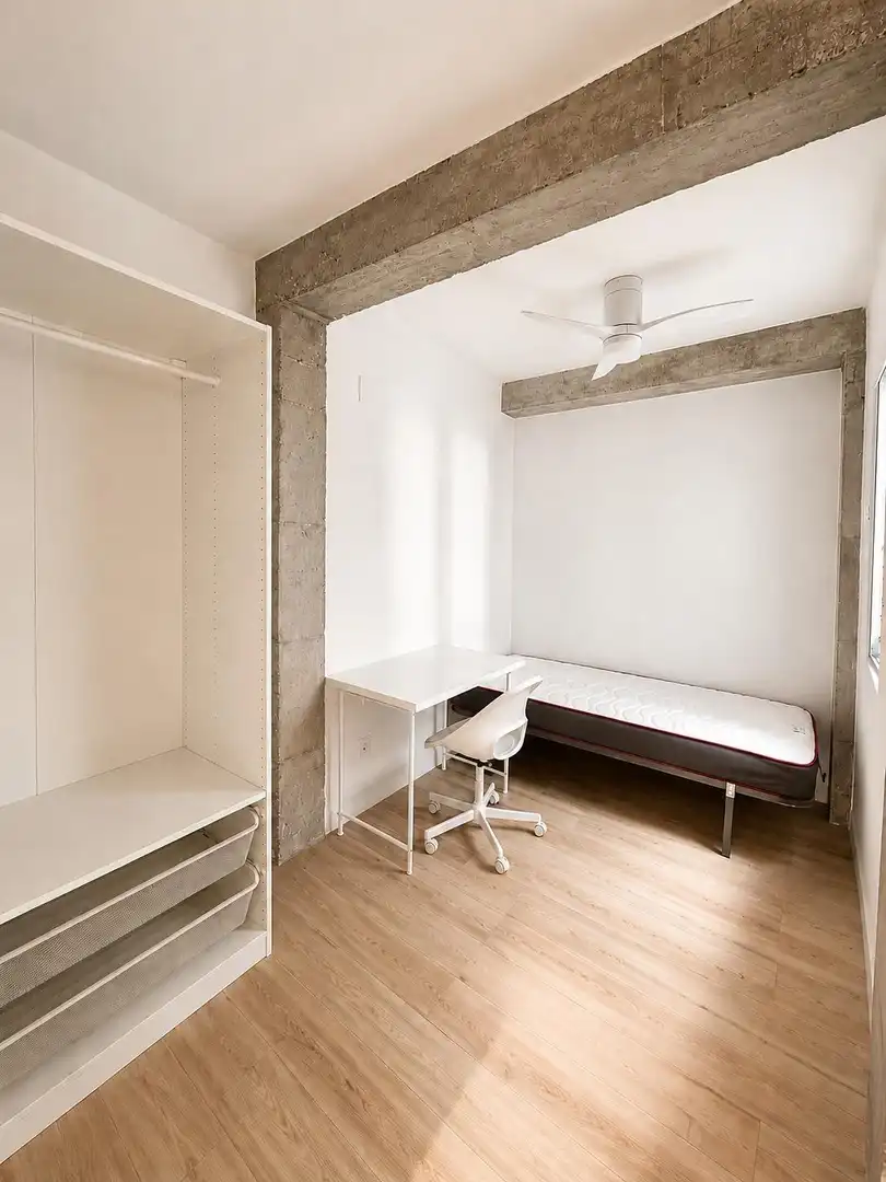 Schlafzimmer von Wohnung zur Miete in Valencia mit Klimaanlage, Heizung und Möbliert