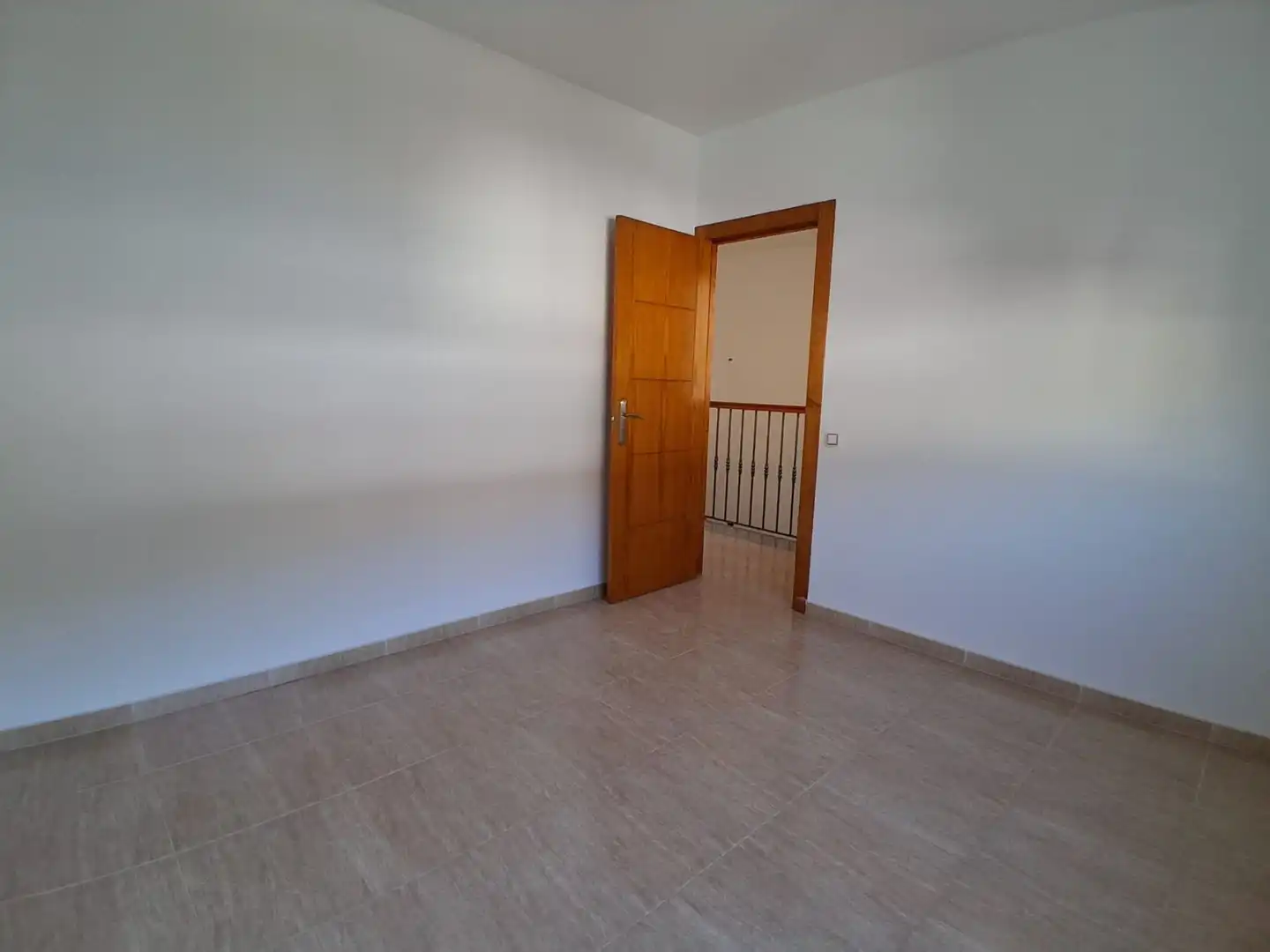Habitación de Casa adosada en venta en Berja