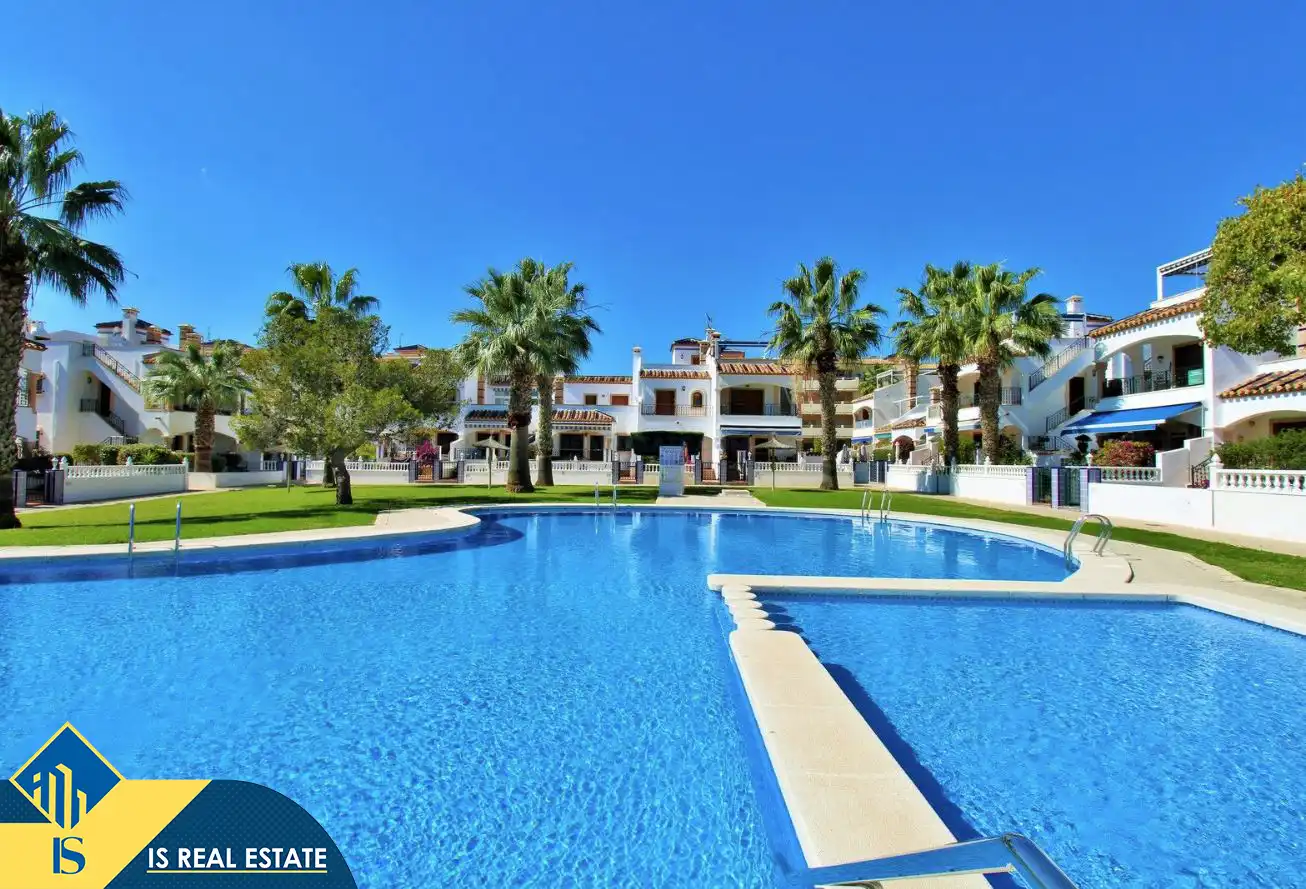 Apartament amb piscina en venda a Orihuela Costa