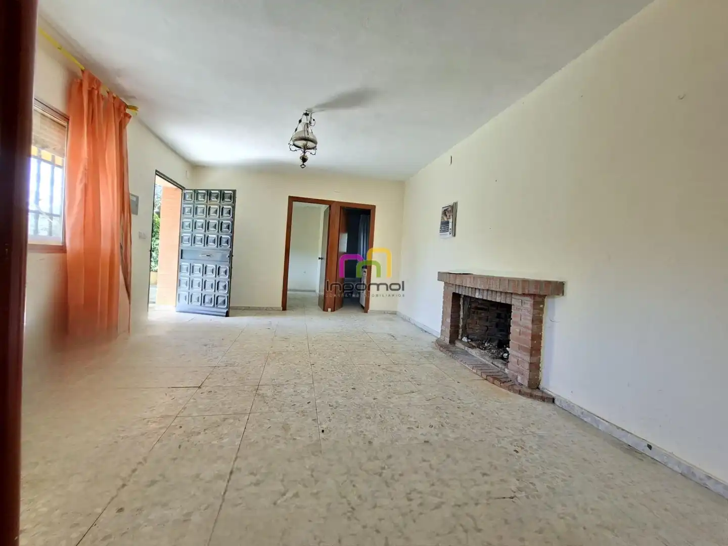 Country house zum Verkauf in Badajoz mit Terrasse, Abstellraum und Schwimmbad