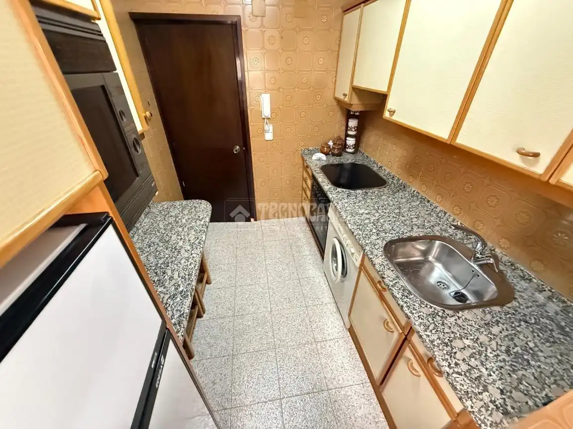 Kitchen of Flat for sale in Zaragoza  with Heating, Storage room and Furnished
