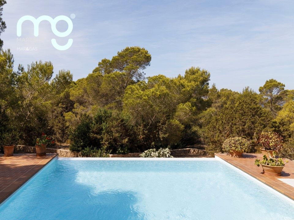 Swimming pool of Country house for sale in Formentera  with Air Conditioner, Heating and Private garden