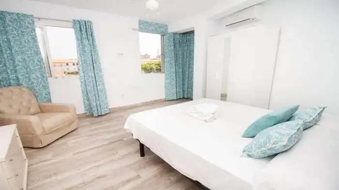 Habitación de Piso de alquiler en Málaga con Aire acondicionado y Amueblado