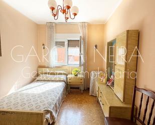 Bedroom of Flat for sale in Oviedo   with Oven, Washing machine and Microwave