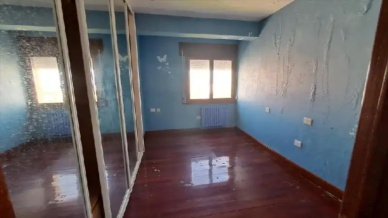 Bedroom of Flat for sale in Burela