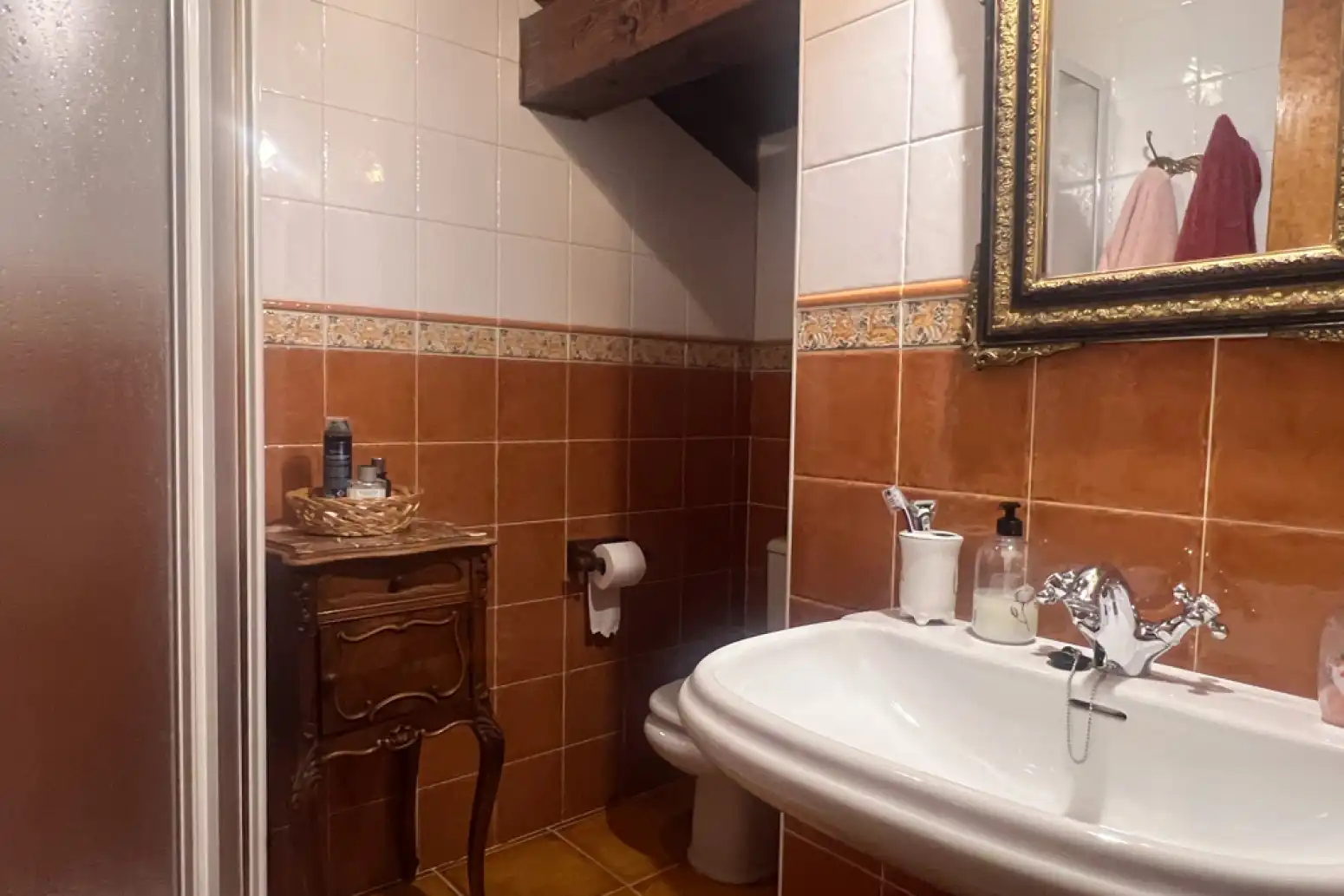 Badezimmer von Einfamilien-Reihenhaus zum Verkauf in Ruente mit Heizung, Terrasse und Balkon
