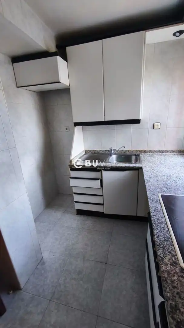 Cocina de Piso en venta en León Capital  con Terraza y Trastero