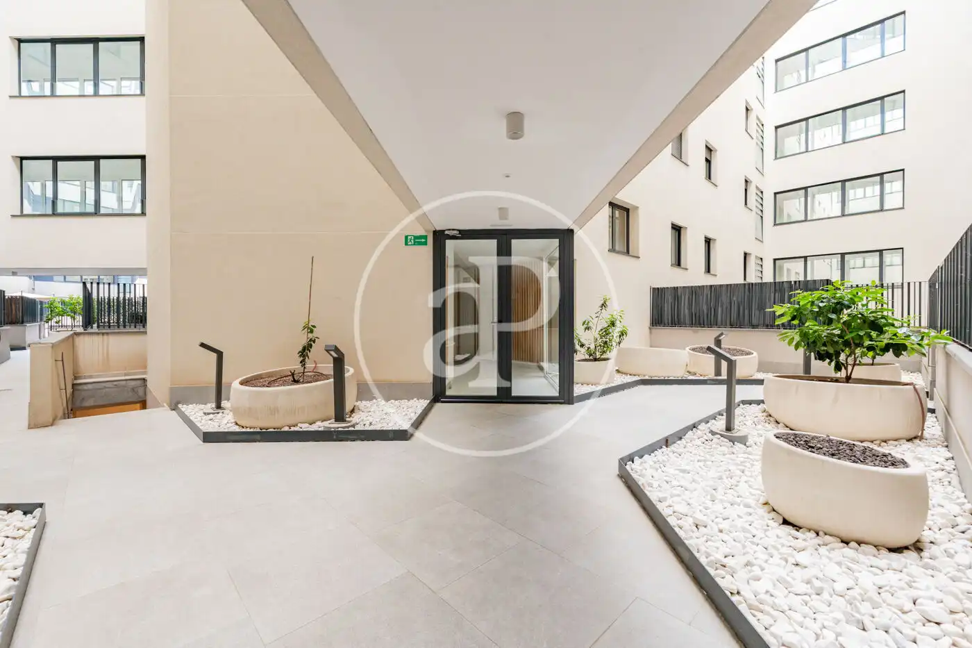 Terrassa de Pis en venda en Madrid amb Aire condicionat, Calefacció i Jardí privat