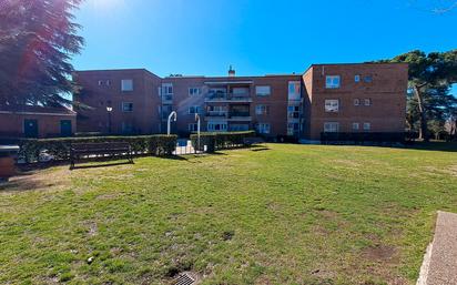 Exterior view of Flat to rent in  Madrid Capital  with Heating, Terrace and Community pool