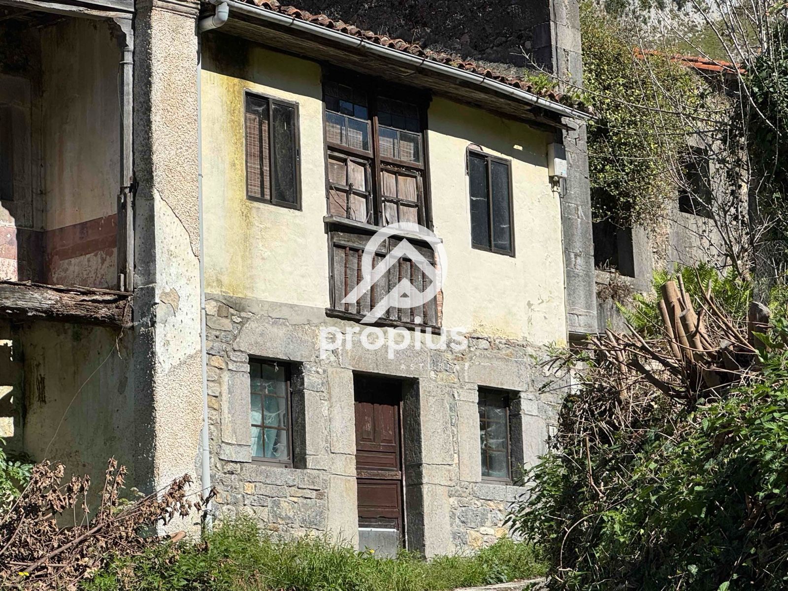 Vista exterior de Casa o xalet en venda en Llanes amb Calefacció, Terrassa i Traster