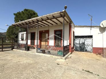Casa rústica amb piscina en venda a Urbanitzacions i Pedanies Sud