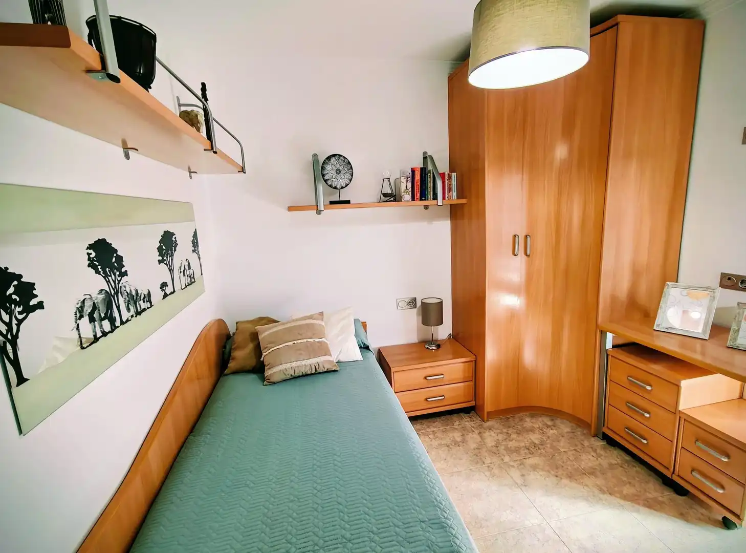Habitación de Casa adosada en venta en Tarragona con Aire acondicionado, Calefacción y Jardín privado