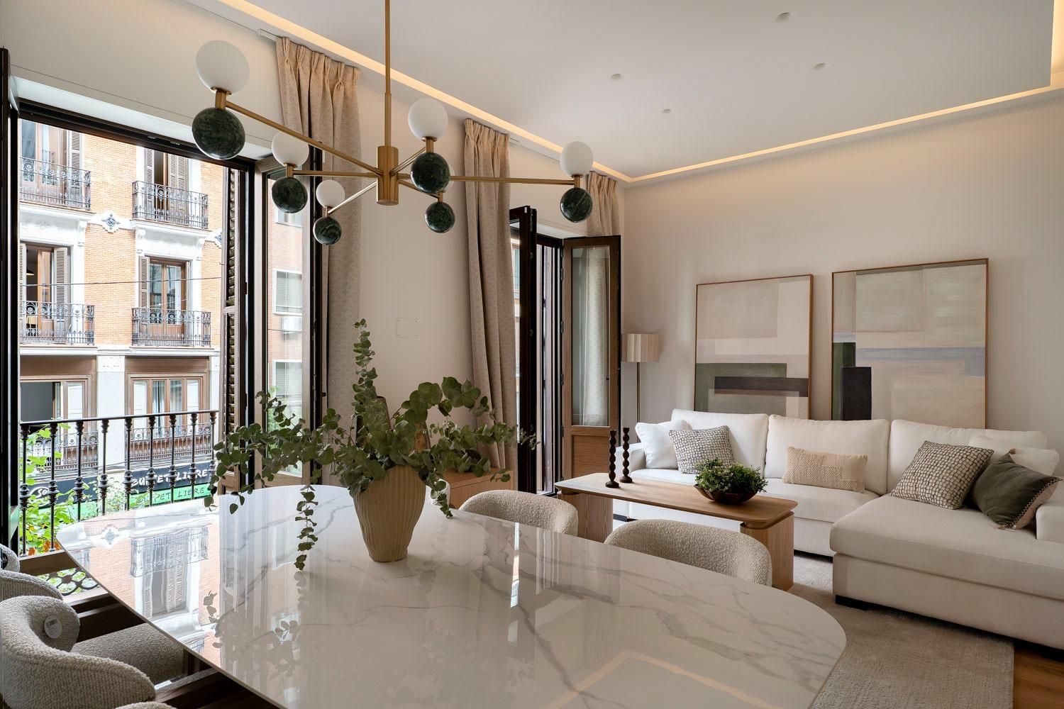 Sala d'estar de Pis en venda en  Madrid Capital amb Aire condicionat i Balcó