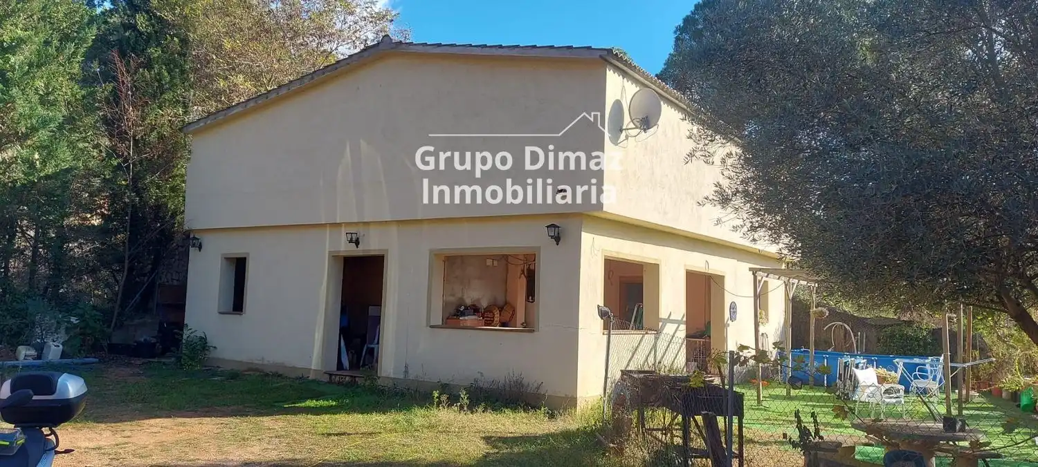 Vista exterior de Casa o xalet en venda en Vidreres amb Terrassa, Traster i Piscina