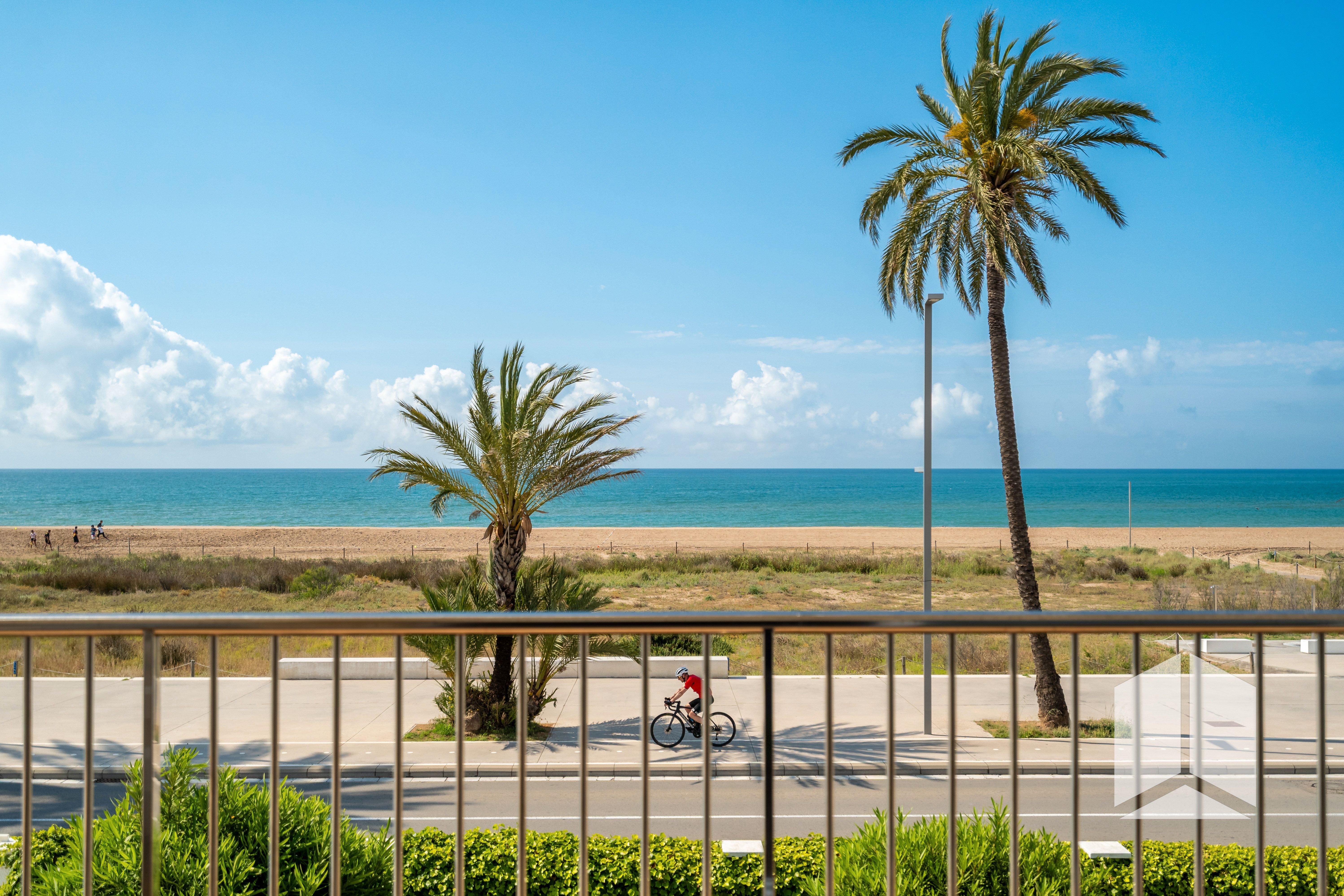 Exterior view of Flat for sale in Castelldefels  with Terrace, Storage room and Swimming Pool