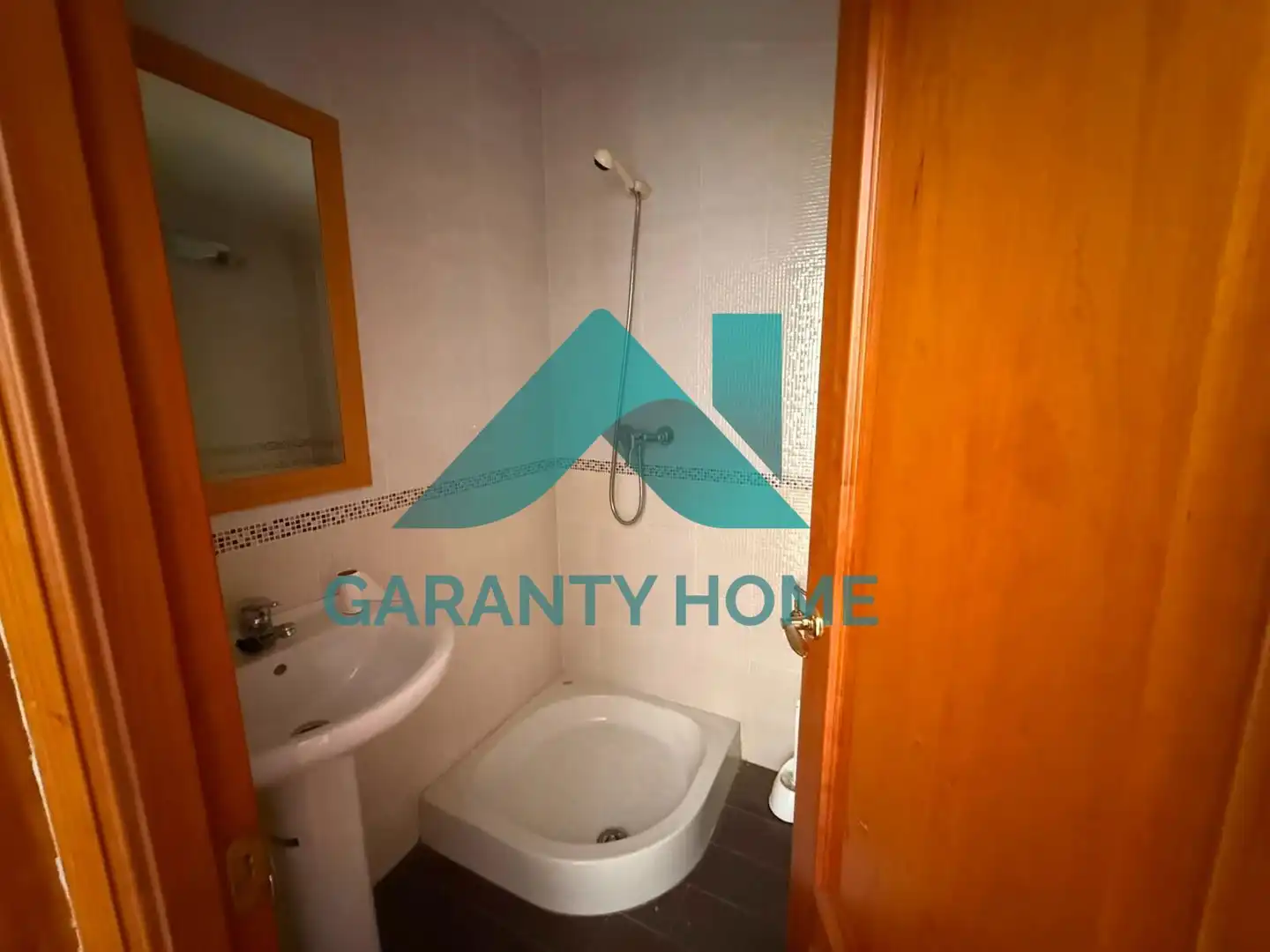Badezimmer von Dachboden zum Verkauf in Cáceres mit Heizung, Terrasse und Möbliert