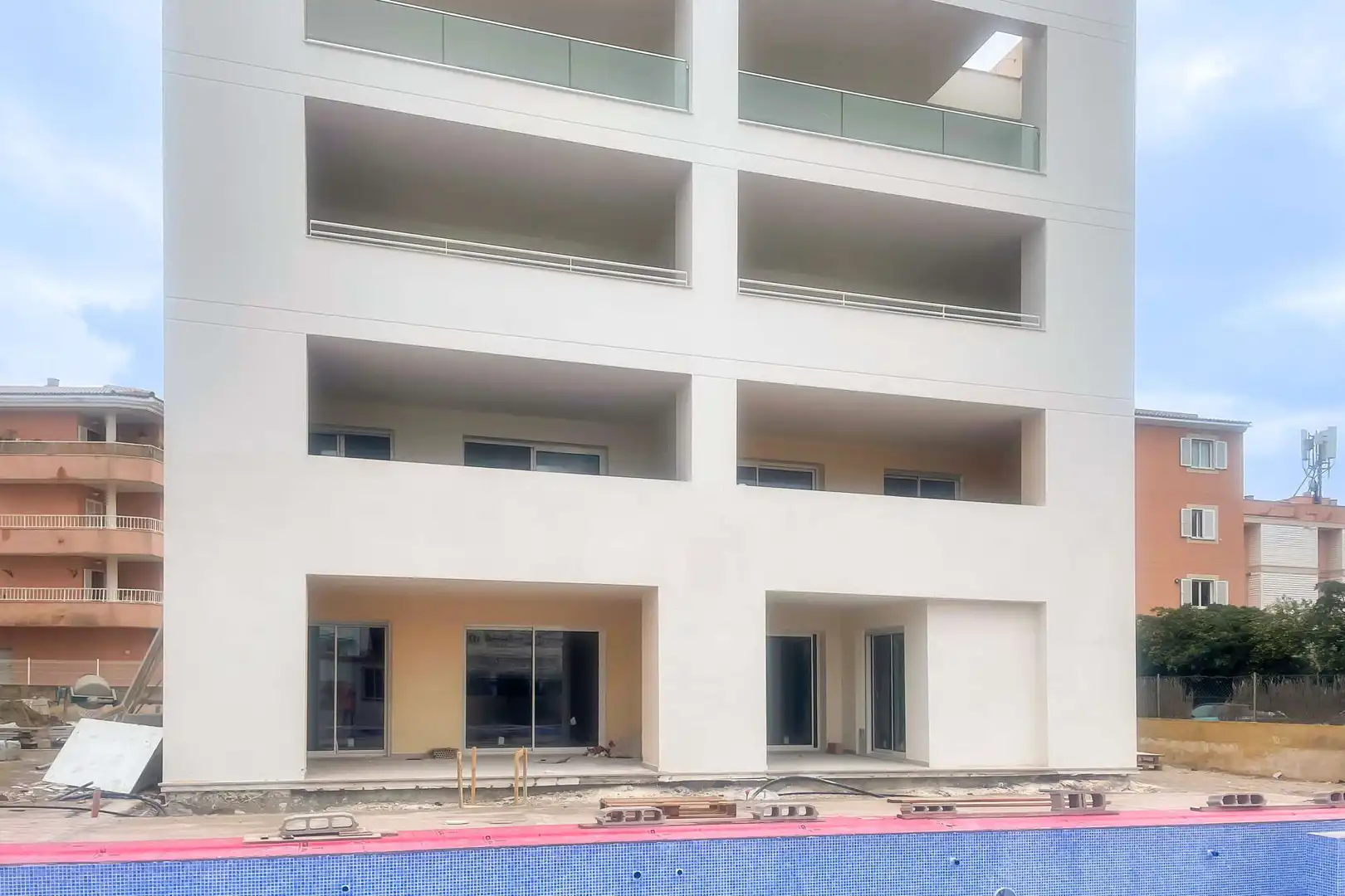 Vista exterior de Planta baixa en venda en Capdepera amb Aire condicionat, Terrassa i Moblat