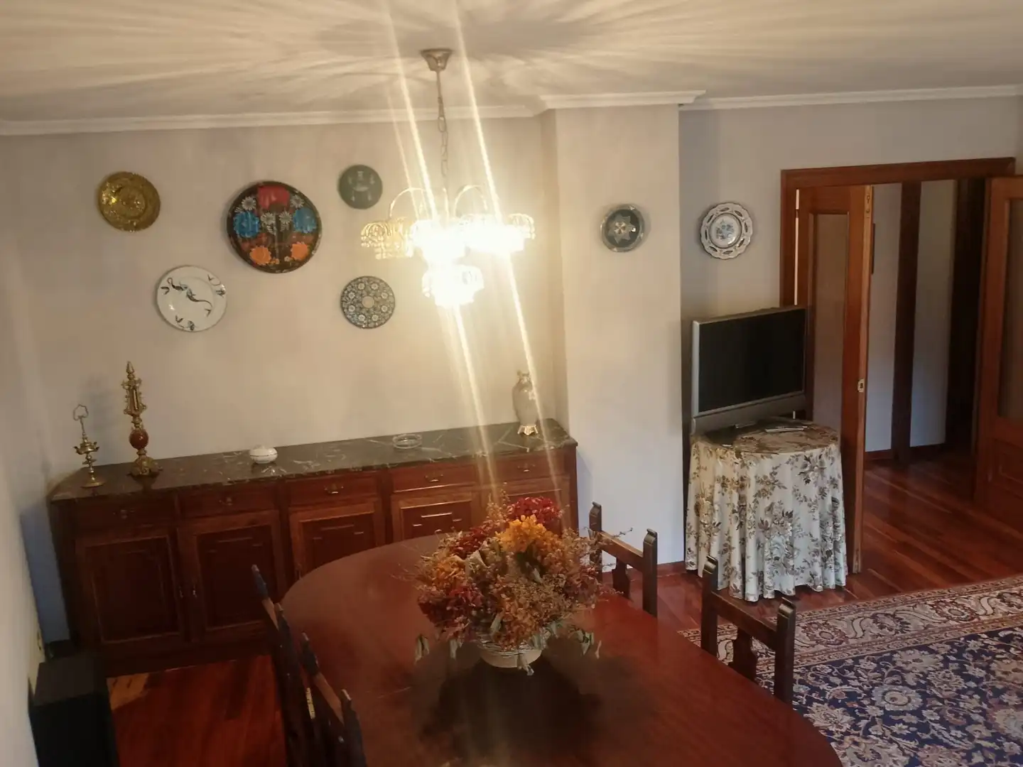 Comedor de Piso de alquiler en Oviedo  con Calefacción, Parquet y Amueblado