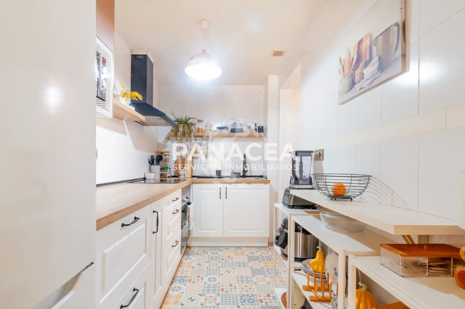 Küche von Wohnung zum Verkauf in Roquetas de Mar mit Möbliert, Ofen und Mikrowelle