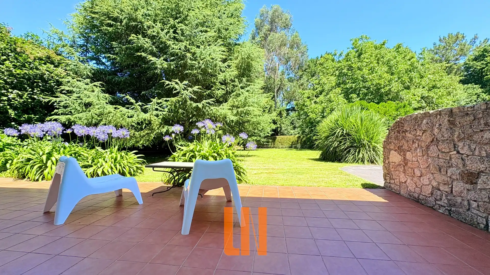 Jardí de Casa o xalet en venda en Oleiros amb Calefacció, Jardí privat i Parquet