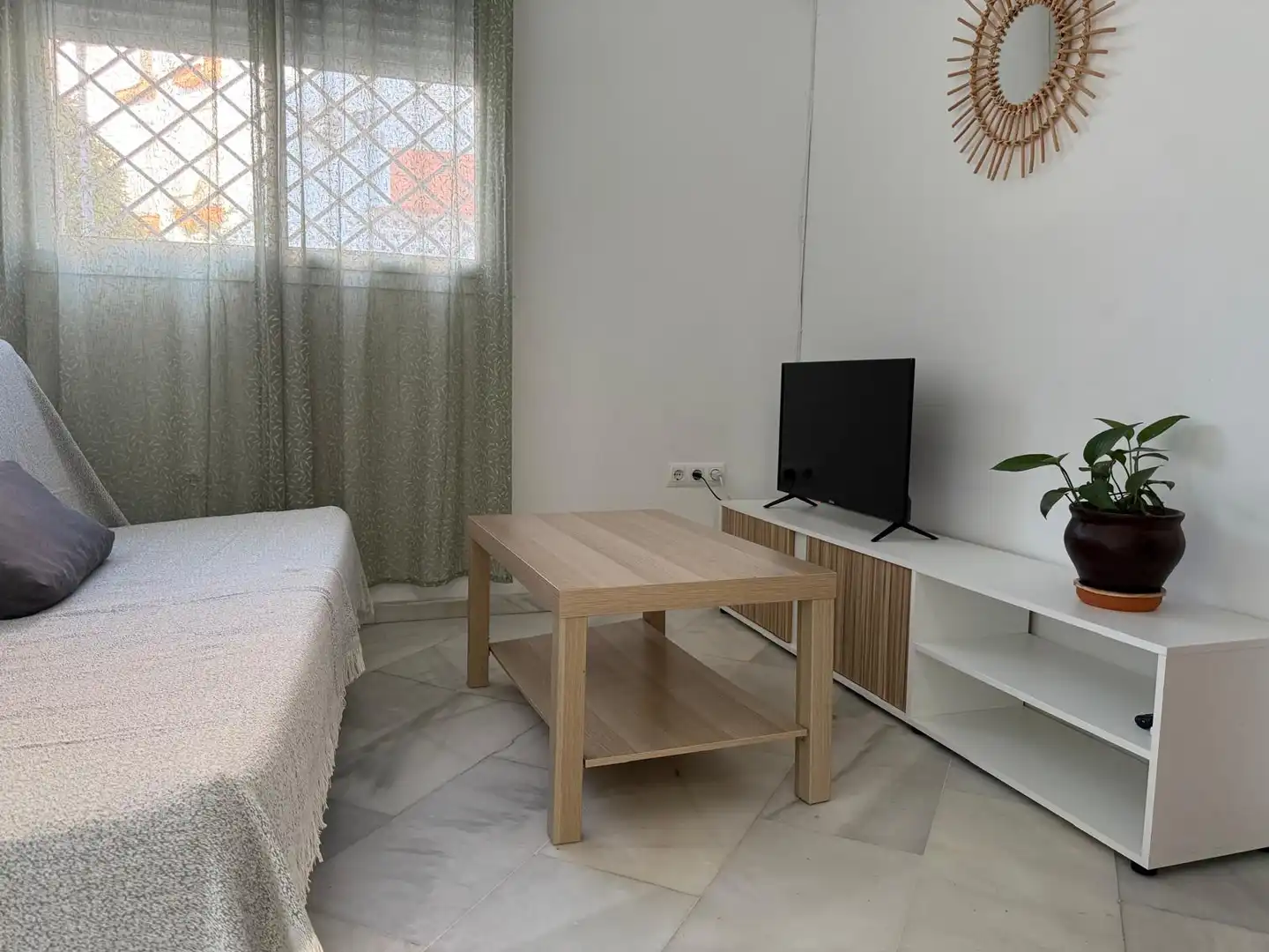 Sala de estar de Apartamento de alquiler en Sanlúcar de Barrameda con Aire acondicionado, Calefacción y Amueblado
