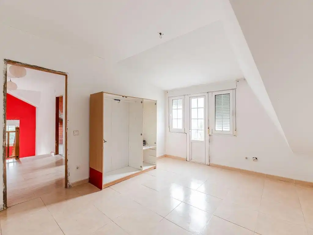 Dormitori de Casa o xalet en venda en Outeiro de Rei amb Jardí privat
