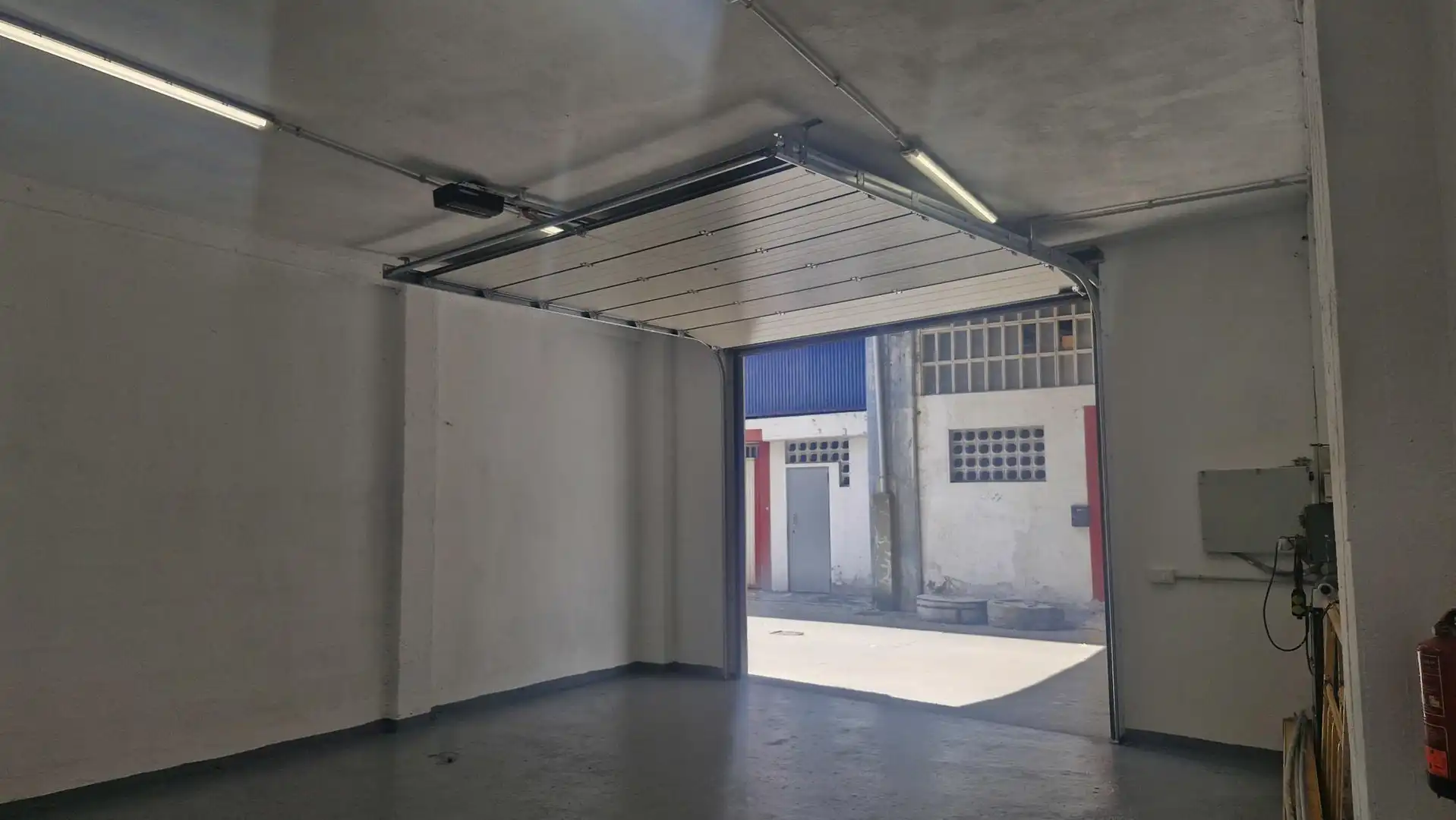 Parkplatz von Fabrikhallen zur Miete in A Coruña Capital 