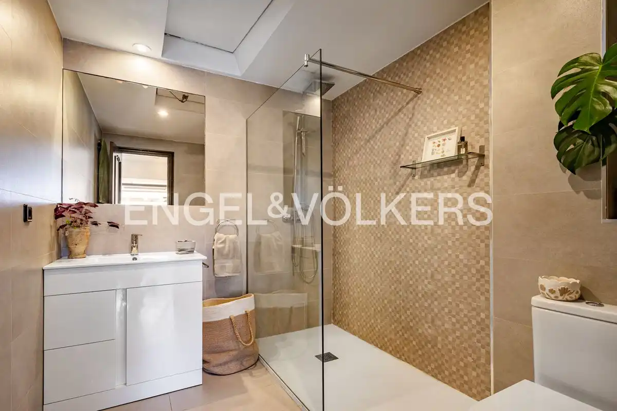 Baño de Piso en venta en Gijón  con Calefacción y Parquet