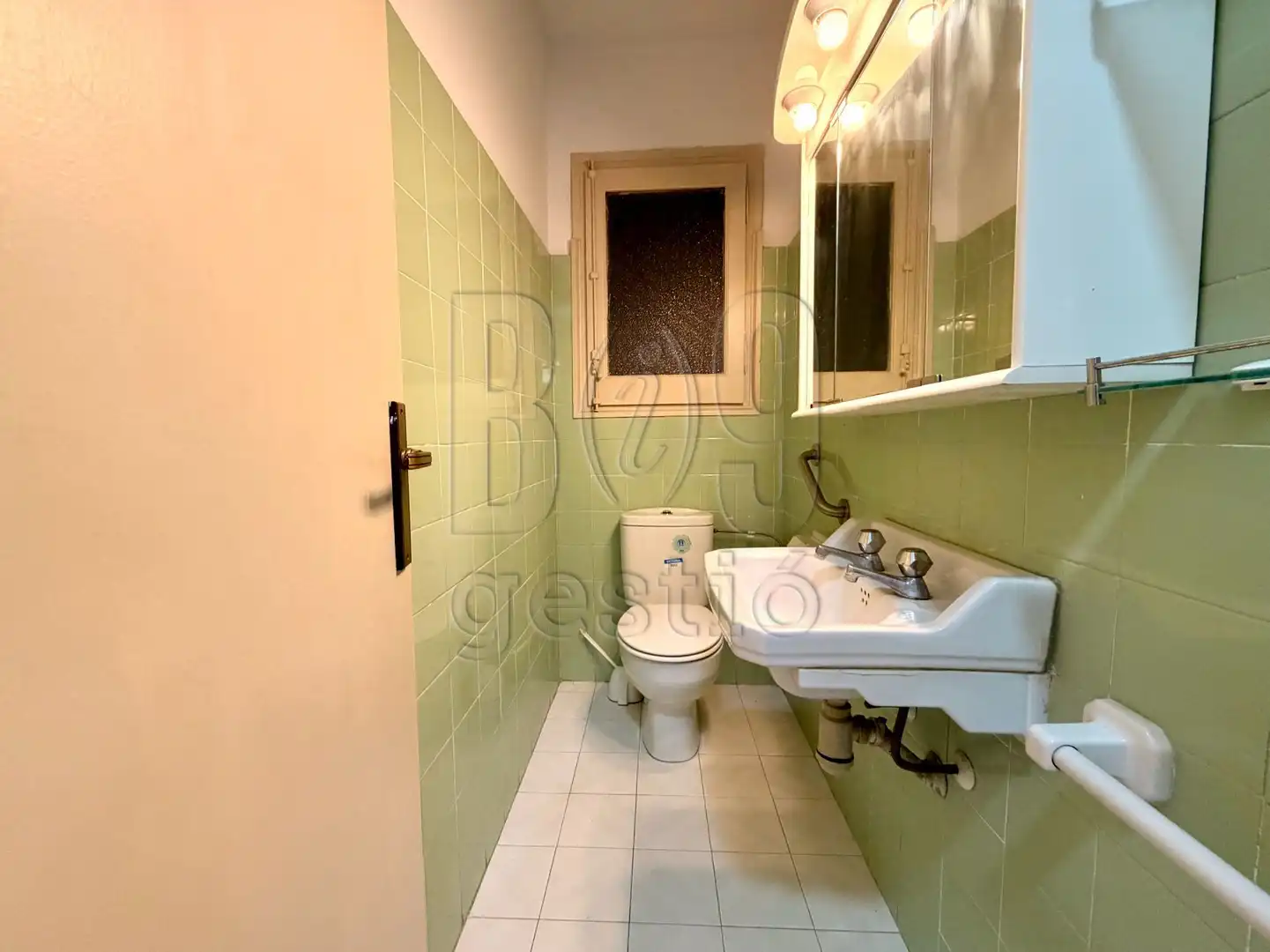 Baño de Piso en venta en Tarragona con Aire acondicionado, Calefacción y Terraza