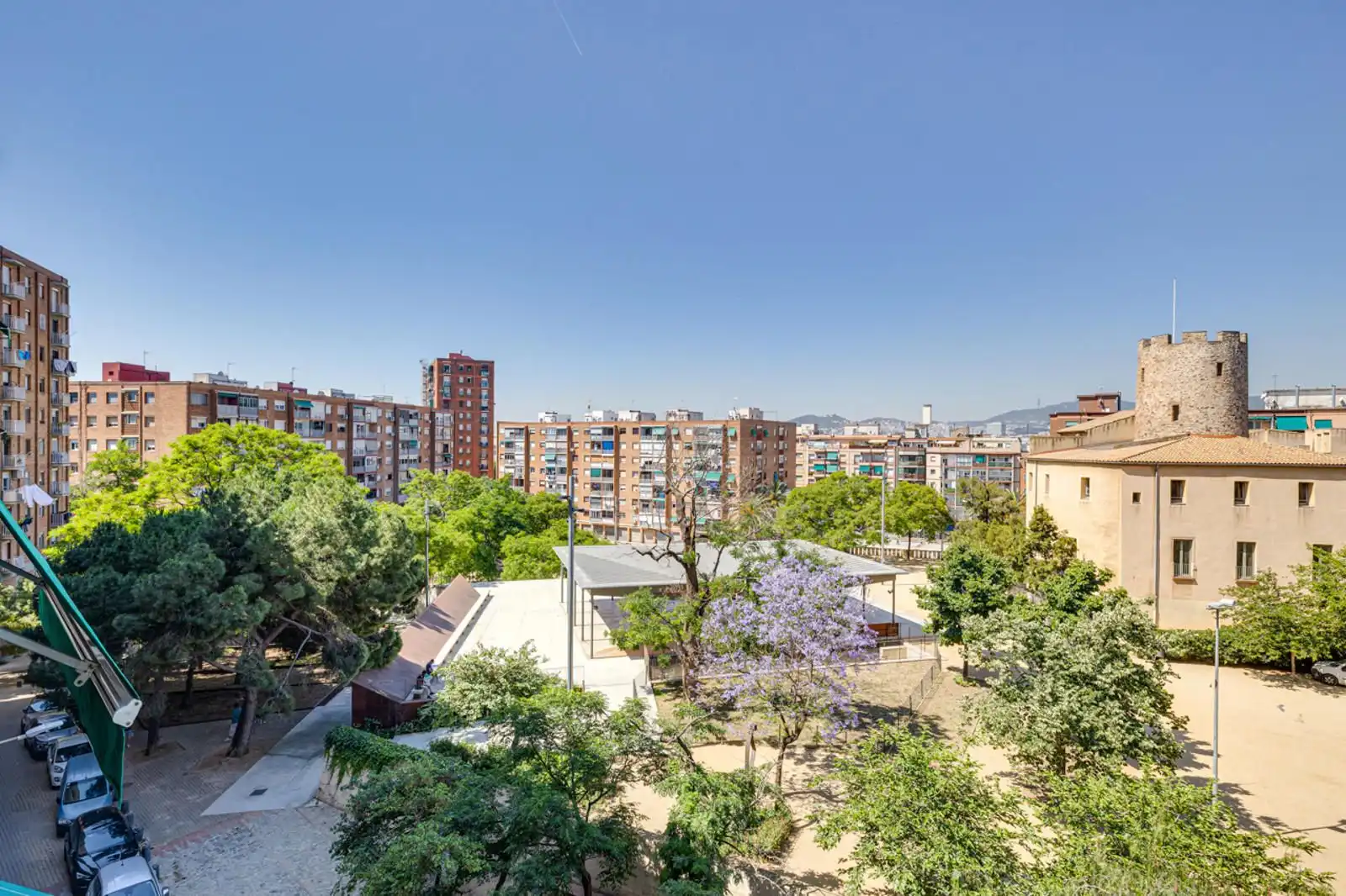 Exterior view of Flat for sale in Santa Coloma de Gramenet  with Terrace and Balcony