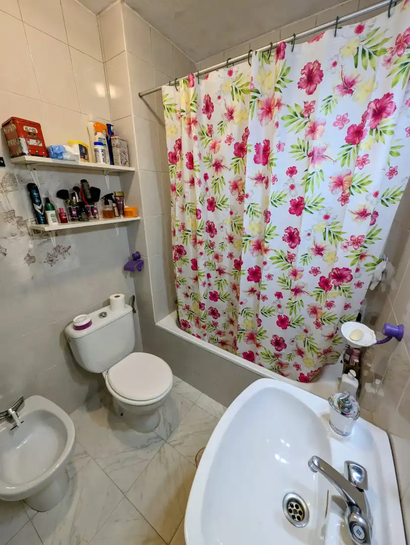 Bathroom of Flat for sale in Sur
