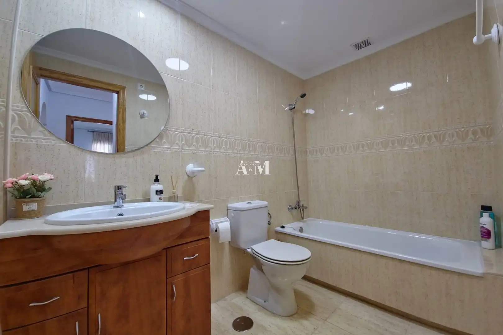 Bathroom of Flat for rent in Daya Vieja, Alicante