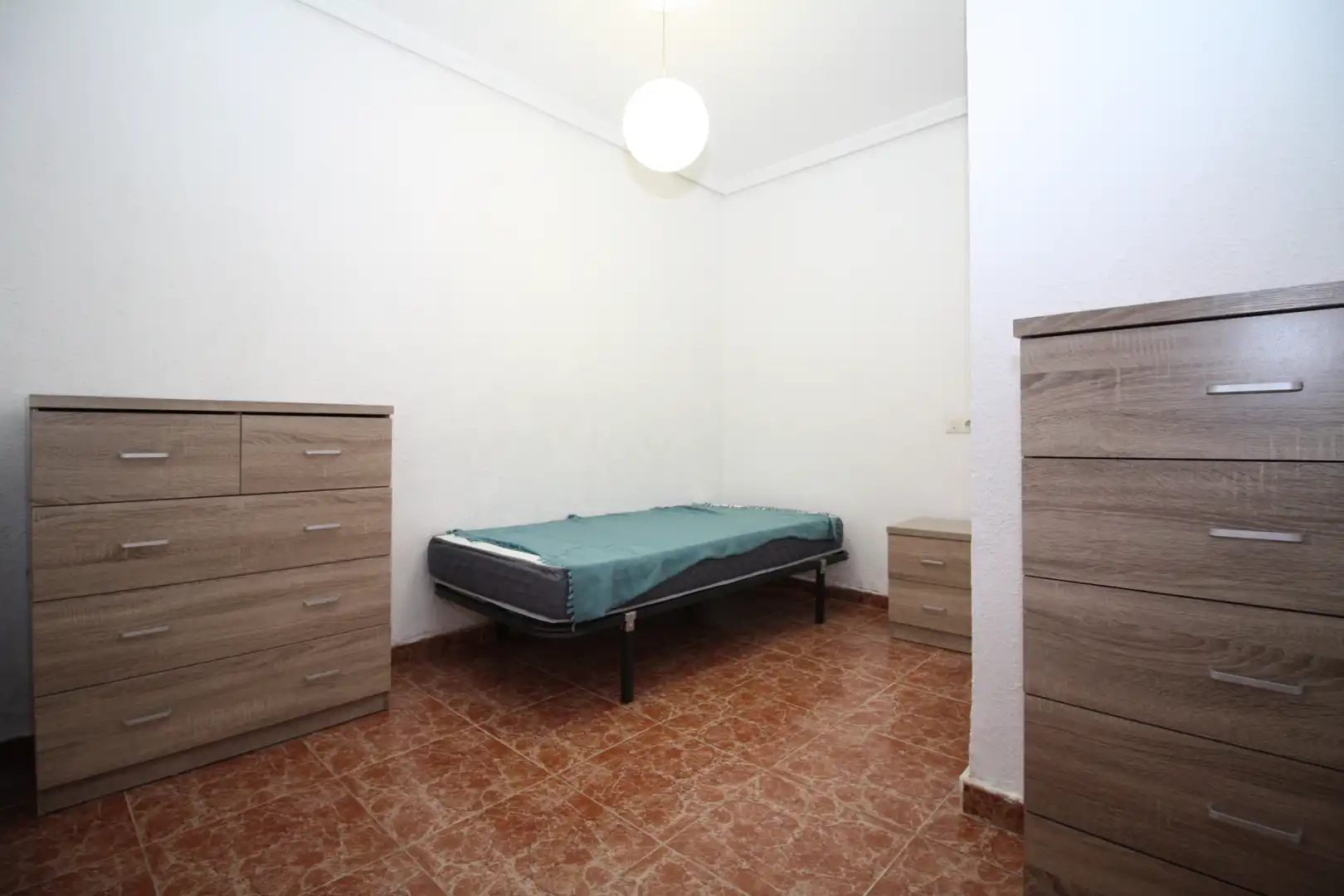 Habitación de Piso de alquiler en Valladolid con Amueblado, Lavadora y Microondas