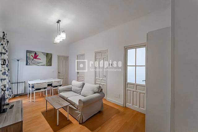 Piso en Alquiler en de Bretón de los Herreros en Ríos Rosas - Nuevos Ministerios