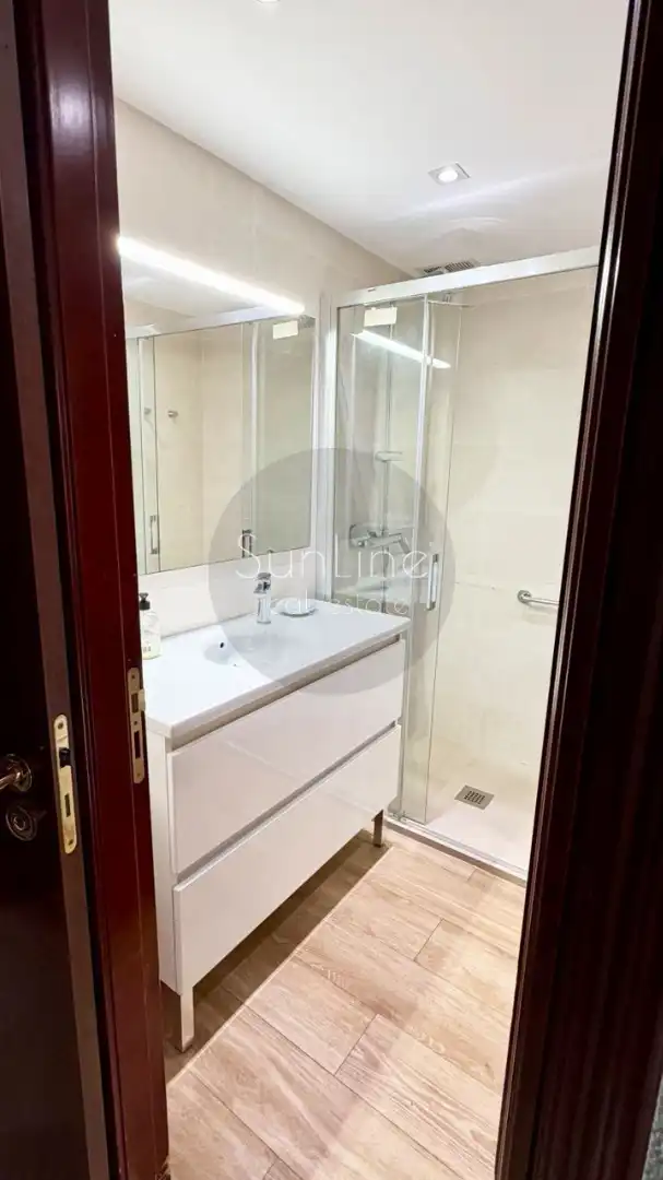 Bathroom of Flat for sale in Valencia  with Air Conditioner, Terrace and Storage room