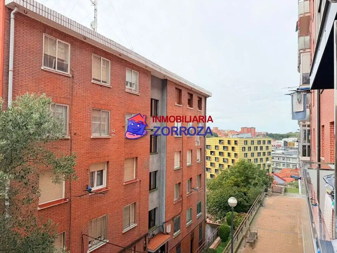 Vista exterior de Piso en venta en Basurtu - Zorrotza