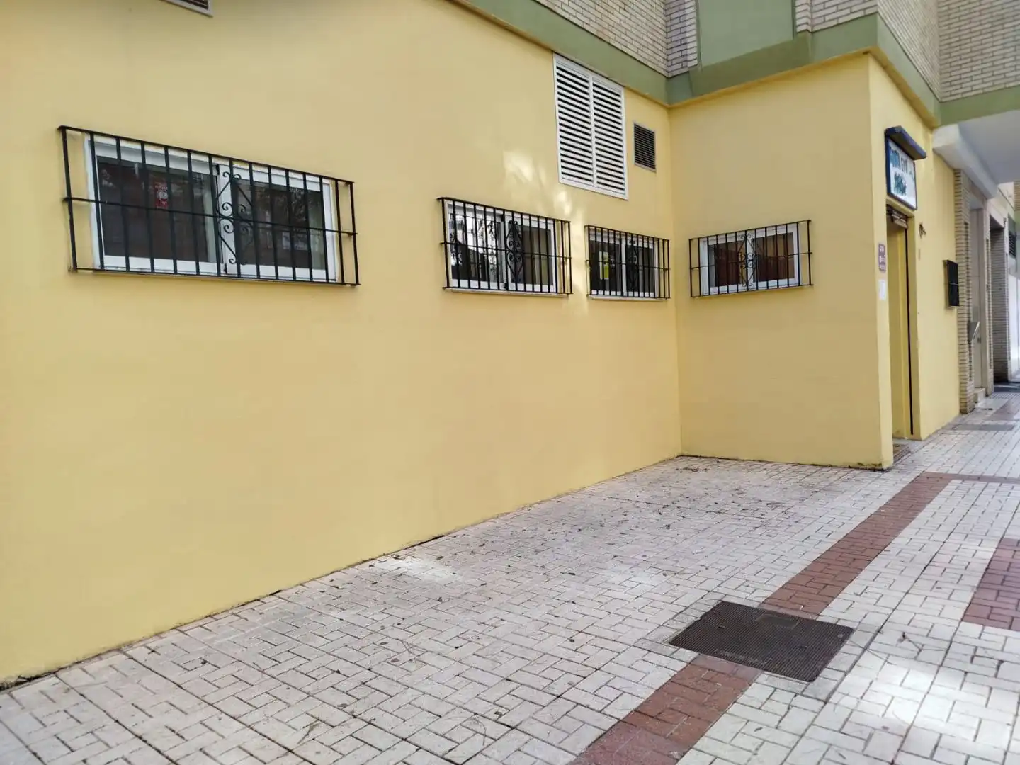 Exterior view of Commercial properties for sale in Málaga Capital  with Air Conditioner, Heating and Parquet flooring