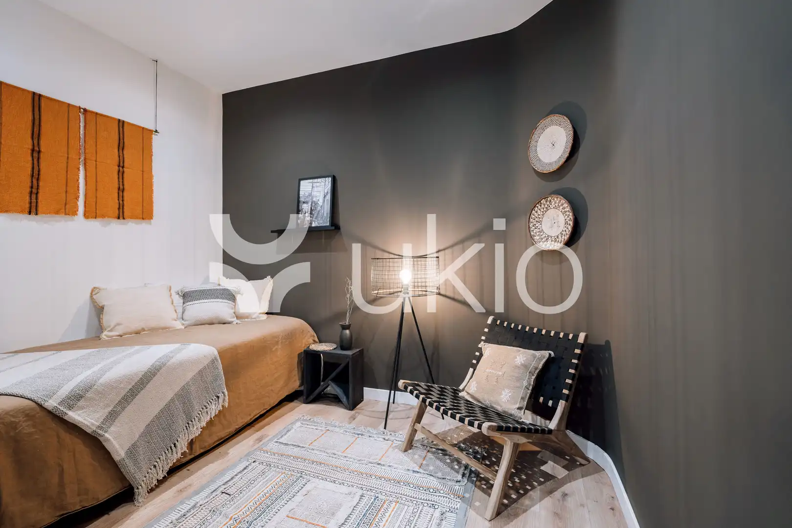 Dormitori de Apartament de lloguer en Barcelona amb Aire condicionat, Calefacció i Moblat
